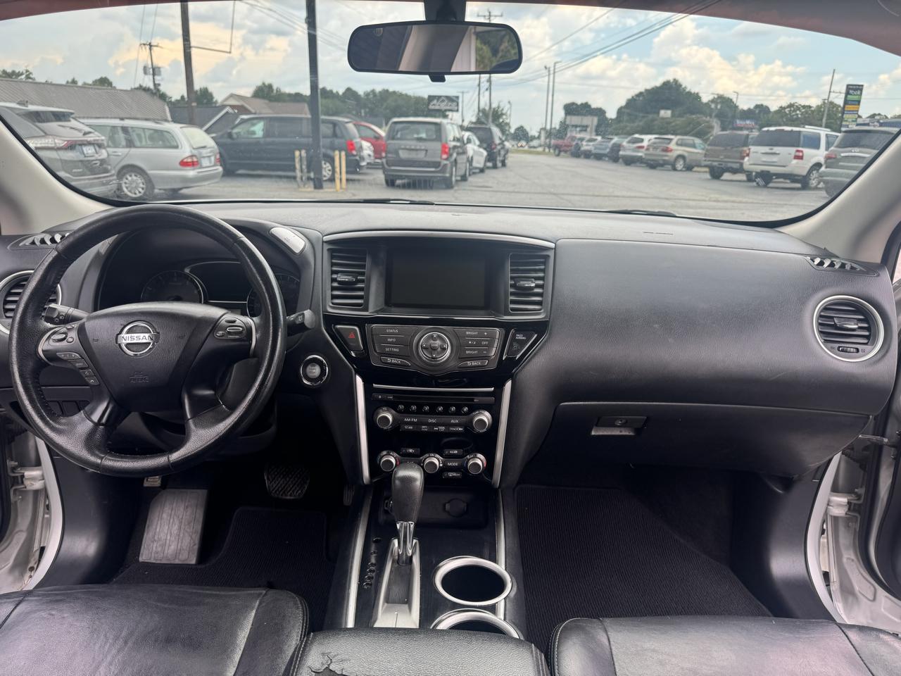 Nissan Pathfinder 2WD 4dr SV 2013