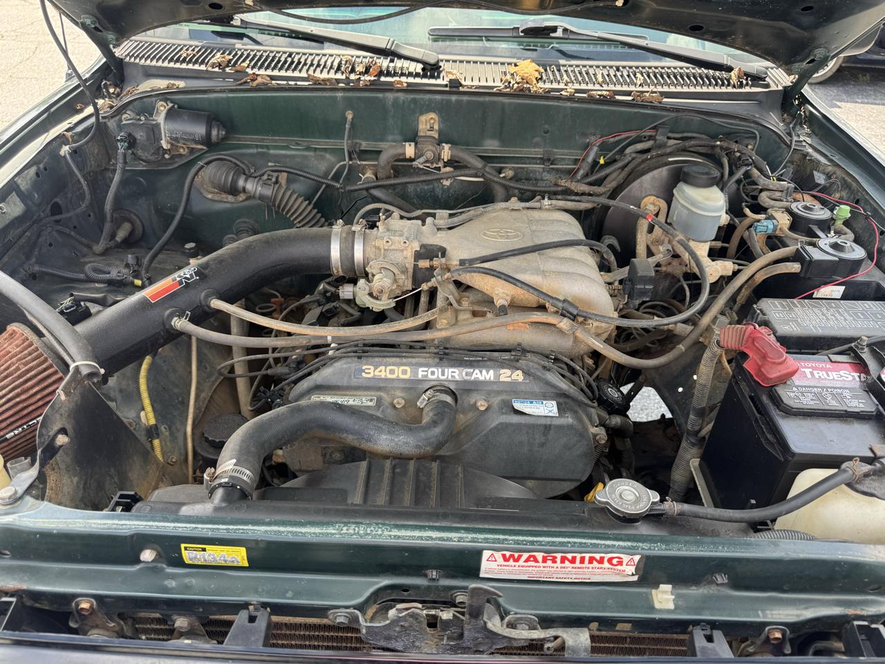 Toyota Tacoma 4WD Access Cab V6 AT SR5 (Natl) 2001