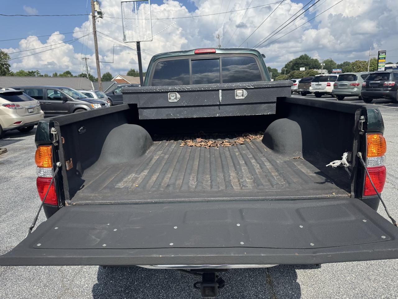 Toyota Tacoma 4WD Access Cab V6 AT SR5 (Natl) 2001