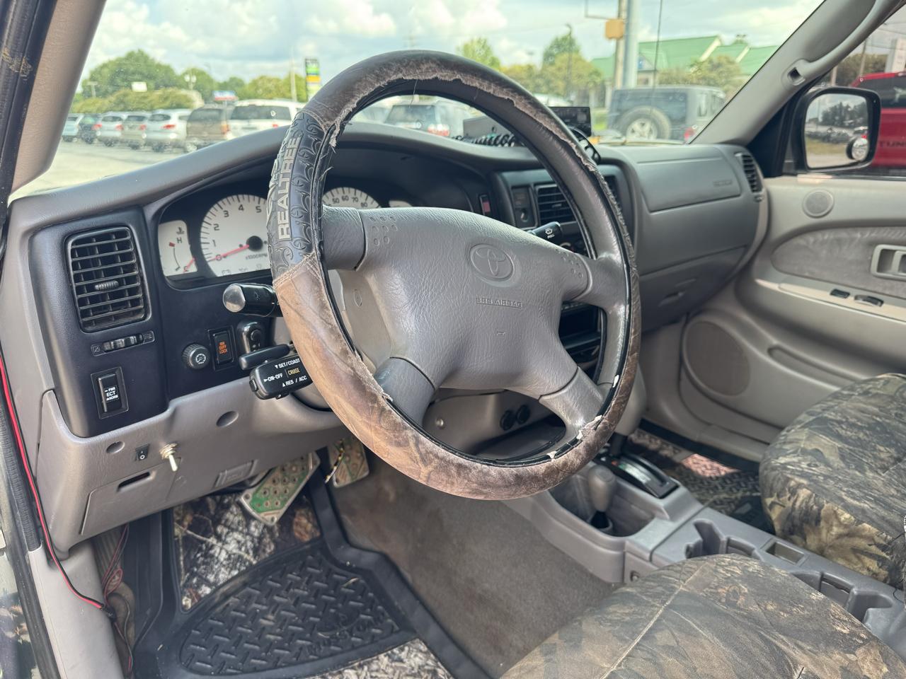 Toyota Tacoma 4WD Access Cab V6 AT SR5 (Natl) 2001