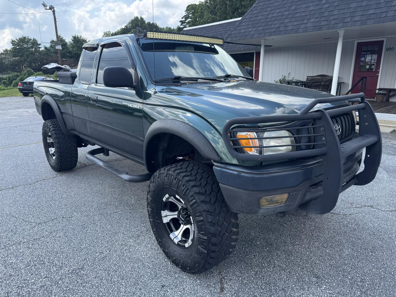Toyota Tacoma 4WD Access Cab V6 AT SR5 (Natl) 2001