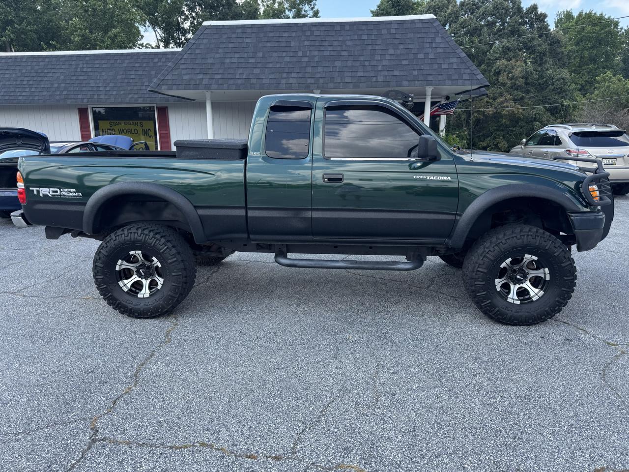 Toyota Tacoma 4WD Access Cab V6 AT SR5 (Natl) 2001