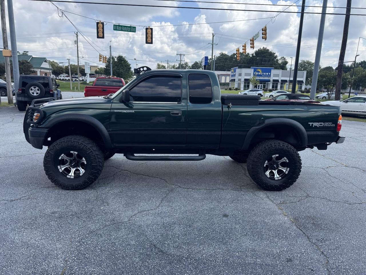 Toyota Tacoma 4WD Access Cab V6 AT SR5 (Natl) 2001