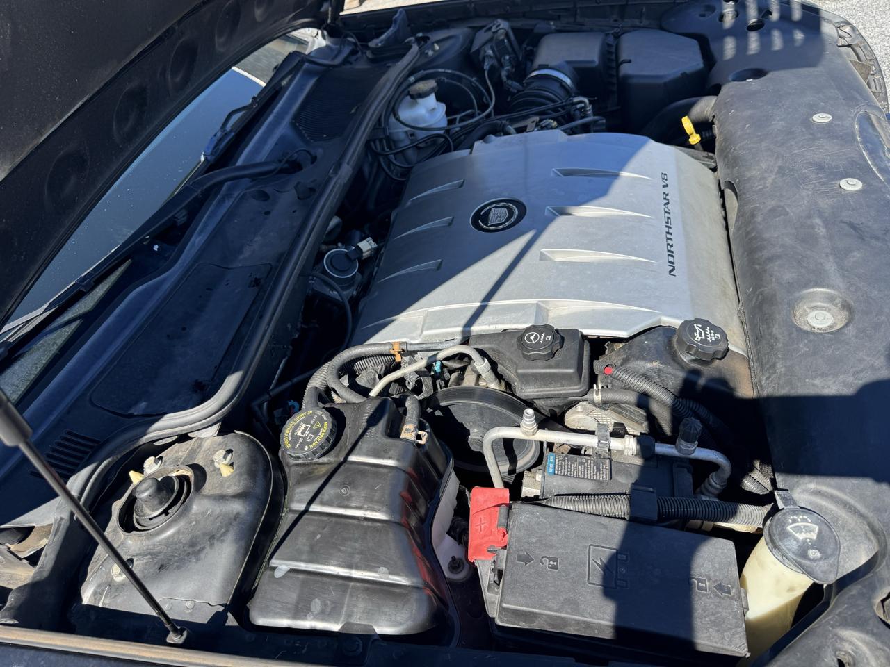 Cadillac DeVille 4dr Sdn DHS 2004
