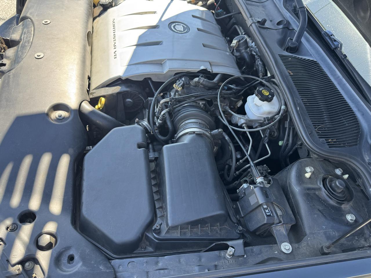 Cadillac DeVille 4dr Sdn DHS 2004