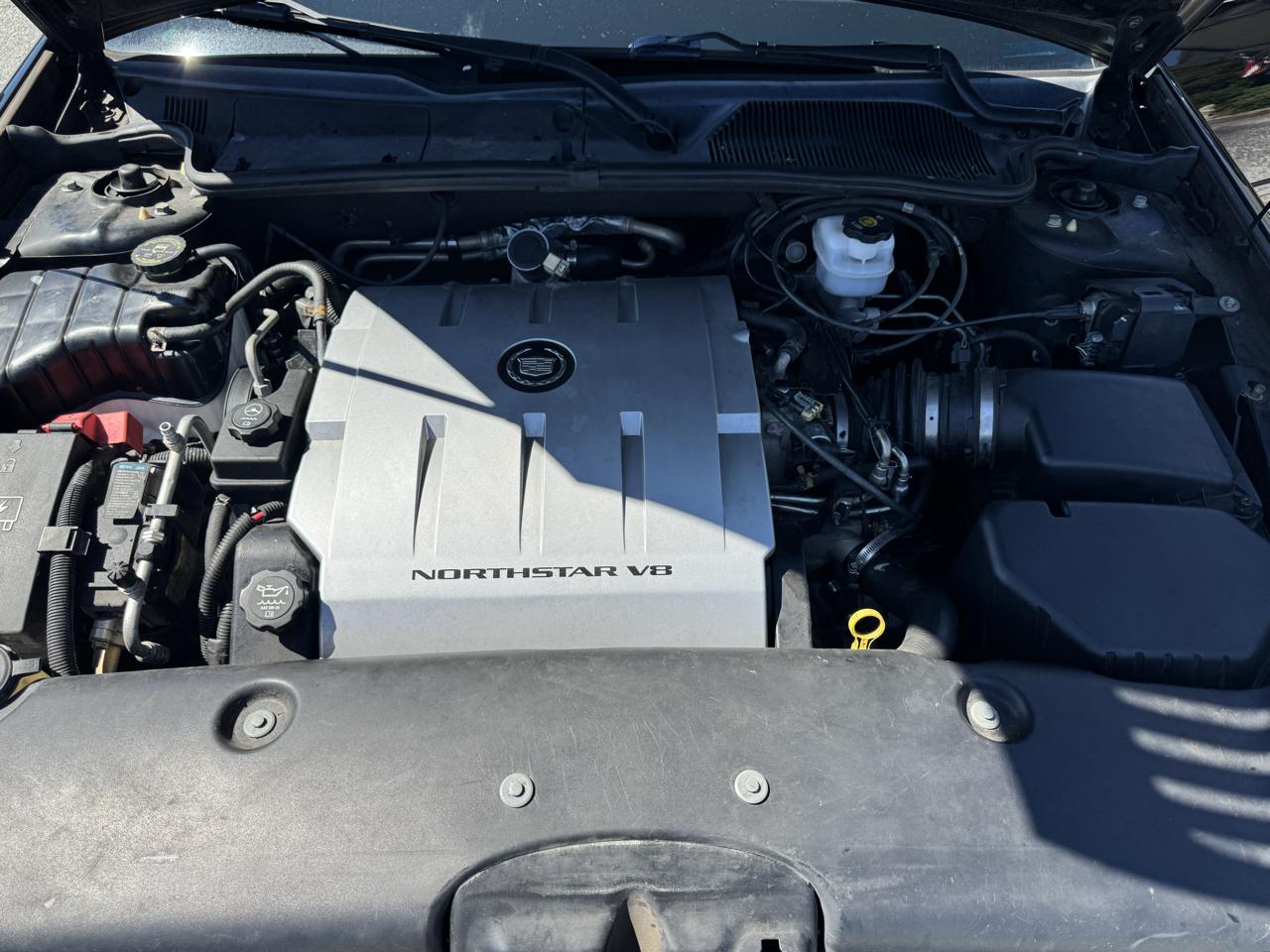 Cadillac DeVille 4dr Sdn DHS 2004