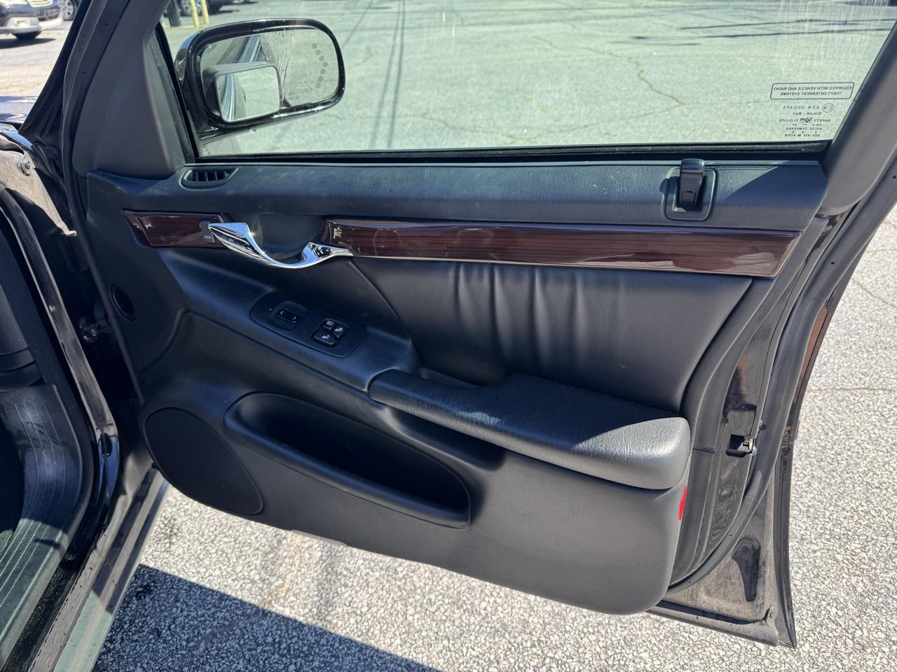 Cadillac DeVille 4dr Sdn DHS 2004
