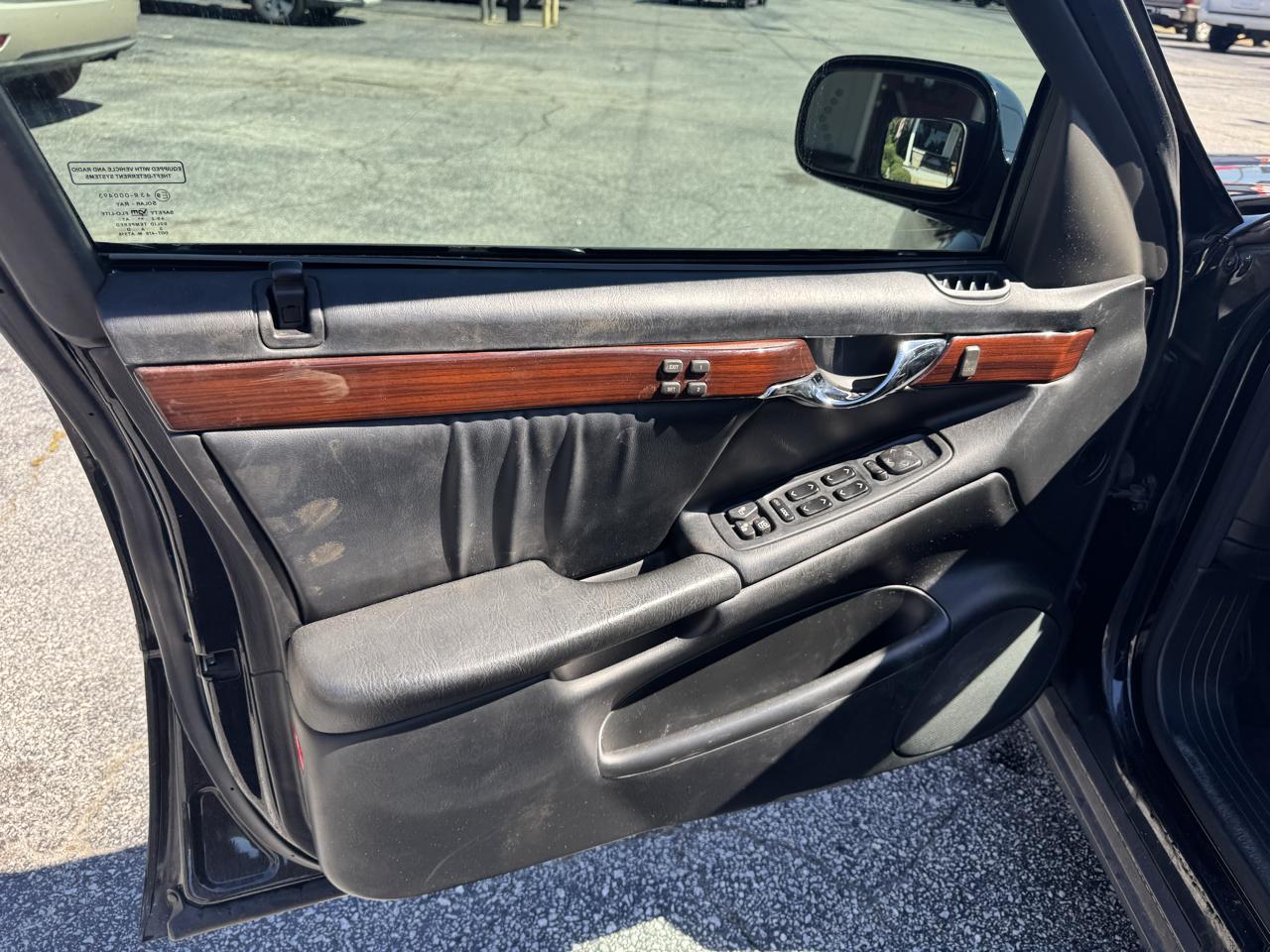 Cadillac DeVille 4dr Sdn DHS 2004