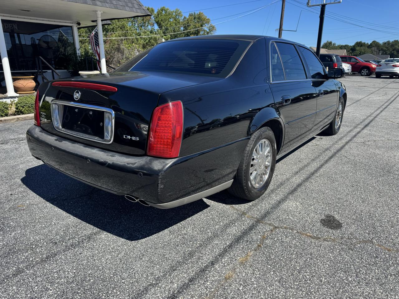 Cadillac DeVille 4dr Sdn DHS 2004
