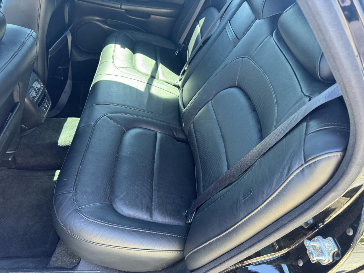 Cadillac DeVille 4dr Sdn DHS 2004