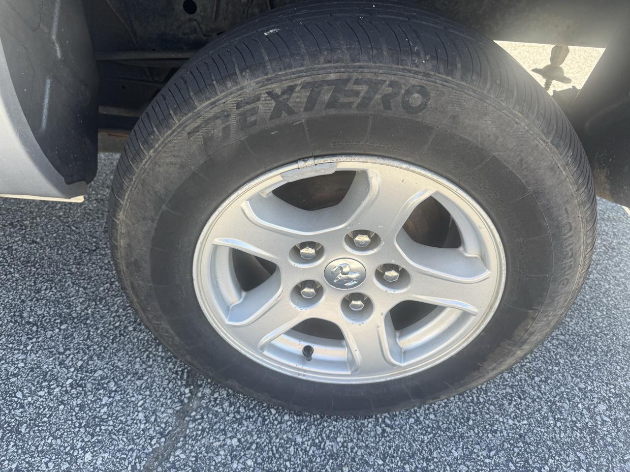 Dodge Dakota 4dr Quad Cab 131" WB SLT 2005