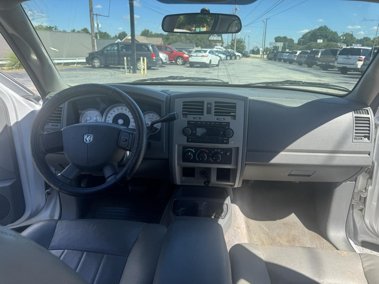 Dodge Dakota 4dr Quad Cab 131" WB SLT 2005
