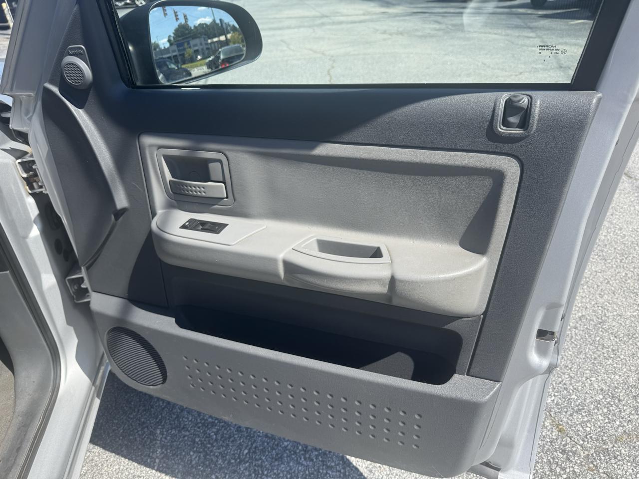 Dodge Dakota 4dr Quad Cab 131" WB SLT 2005