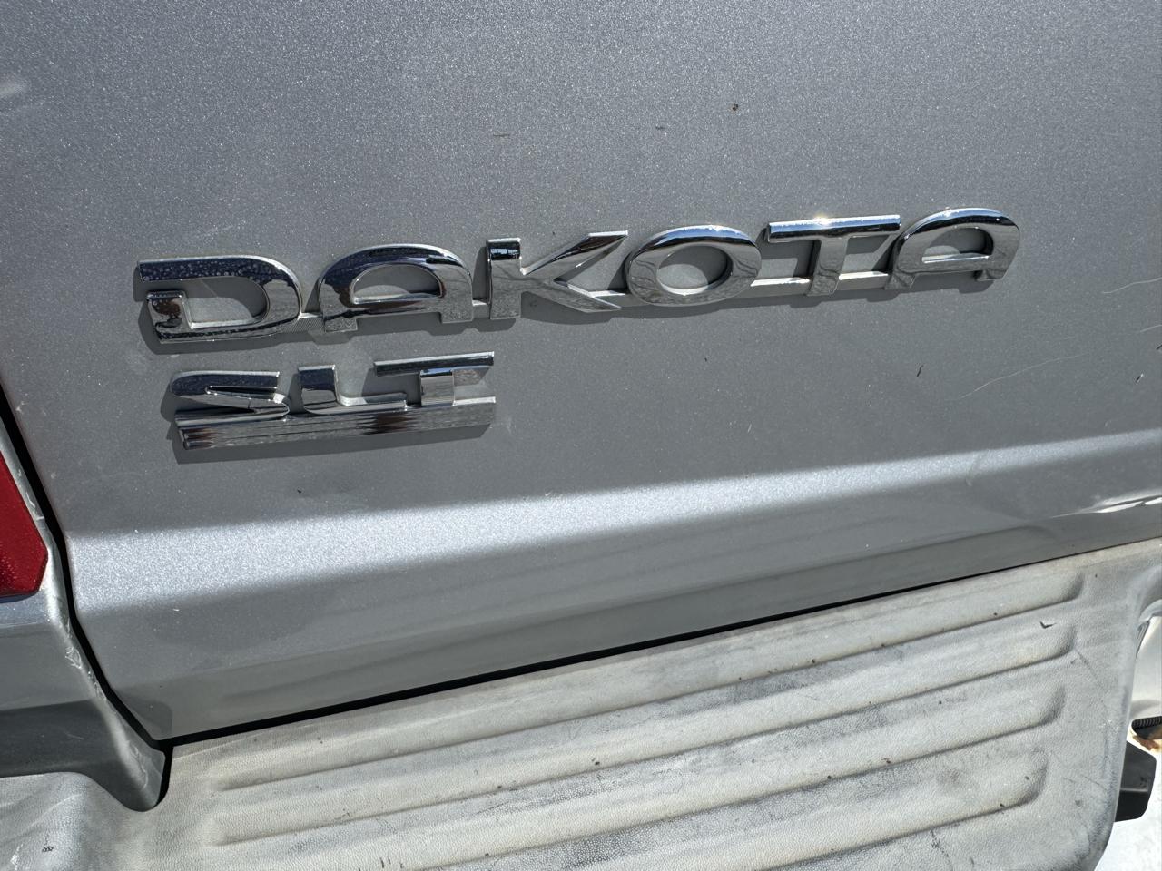 Dodge Dakota 4dr Quad Cab 131" WB SLT 2005