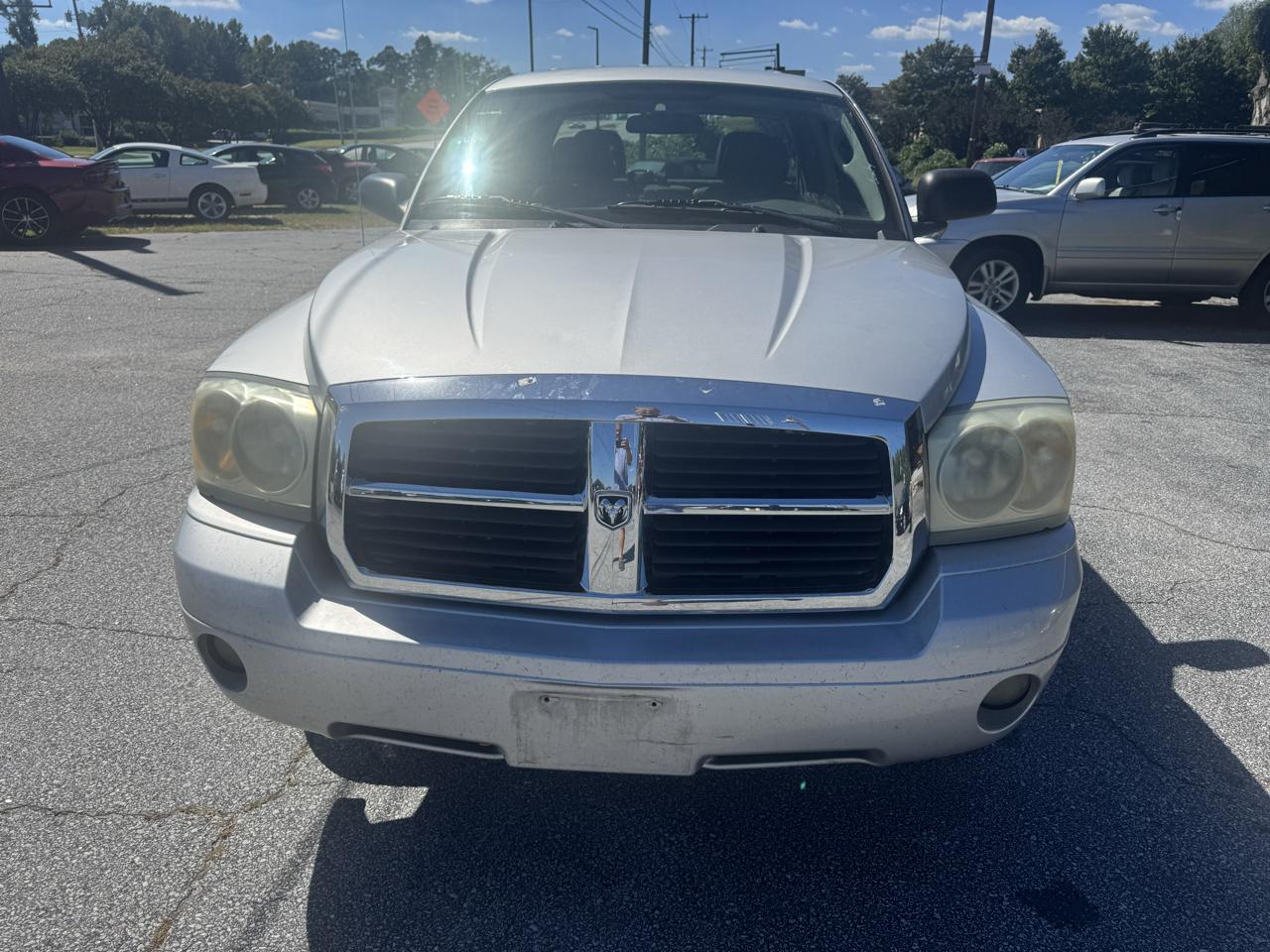Dodge Dakota 4dr Quad Cab 131" WB SLT 2005