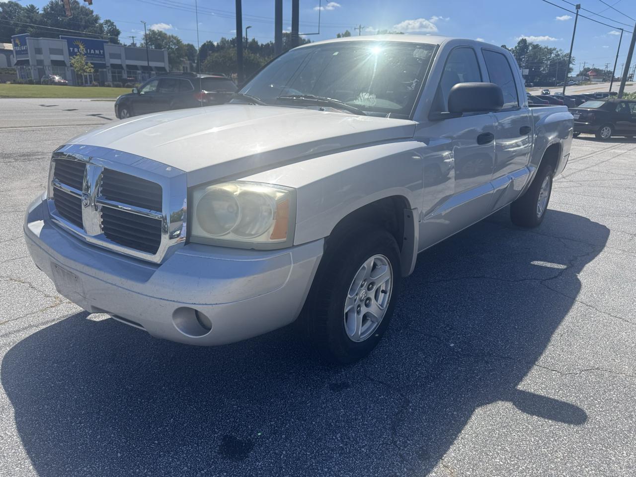 Dodge Dakota 4dr Quad Cab 131" WB SLT 2005