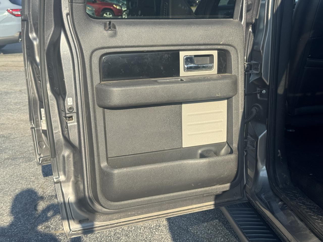 Ford F-150 4WD SuperCrew 145" Platinum 2012
