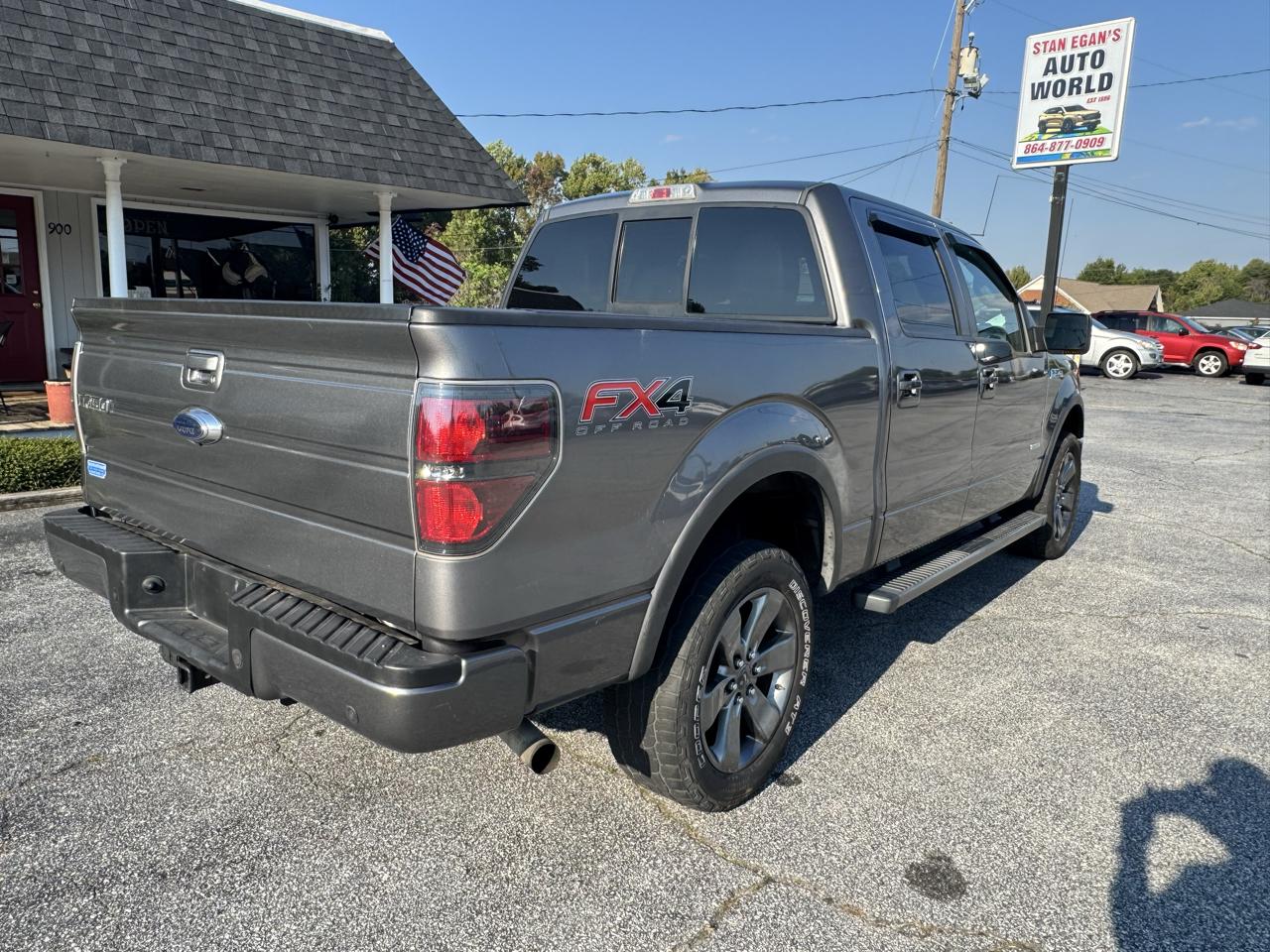 Ford F-150 4WD SuperCrew 145" Platinum 2012