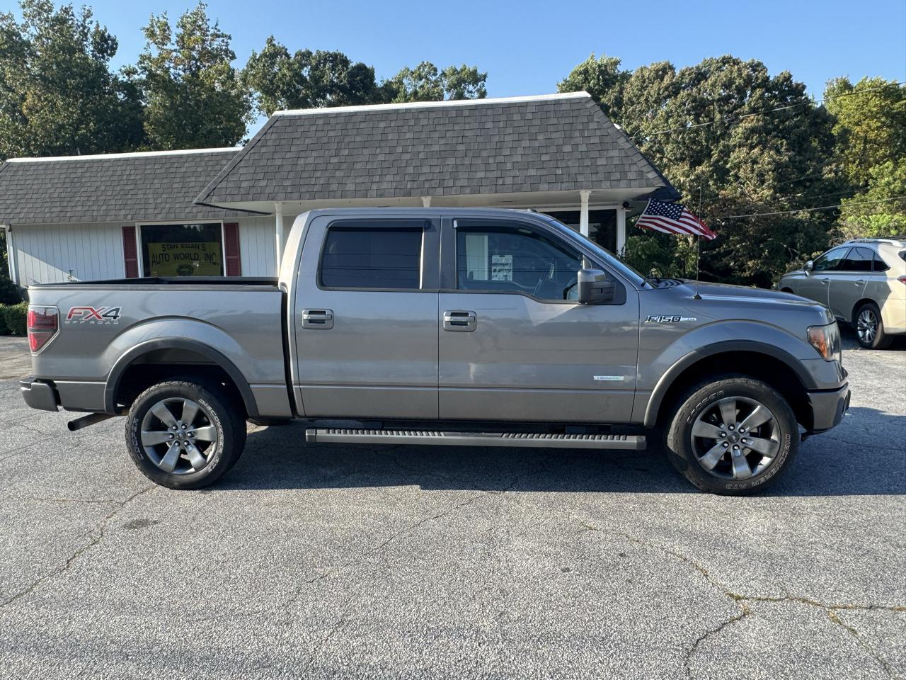 Ford F-150 4WD SuperCrew 145" Platinum 2012