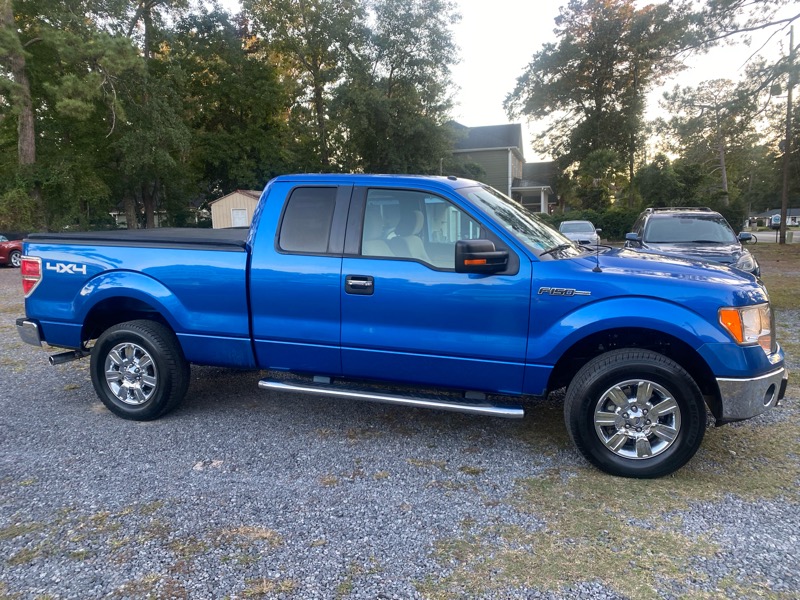Ford F-150 4WD SuperCab 163" XLT 2010 Ford F-150 4WD SuperCab 163" XLT 2010