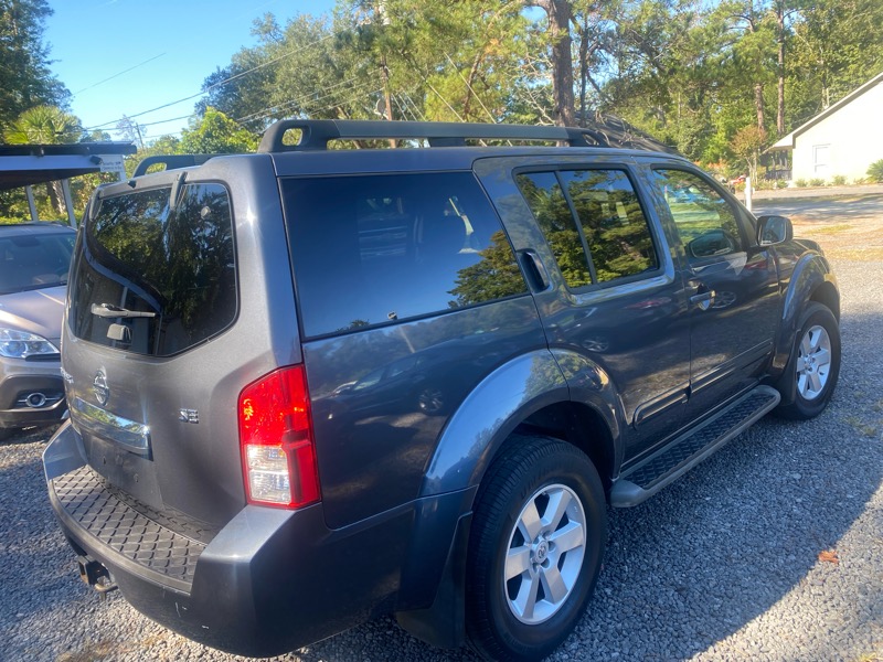 Nissan Pathfinder LE 2WD 2010 Nissan Pathfinder LE 2WD 2010