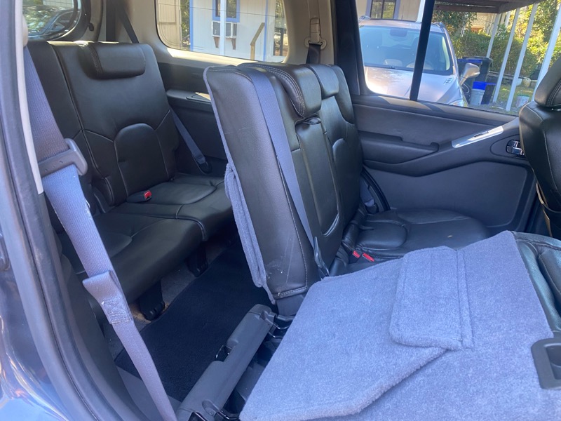 Nissan Pathfinder LE 2WD 2010 Nissan Pathfinder LE 2WD 2010