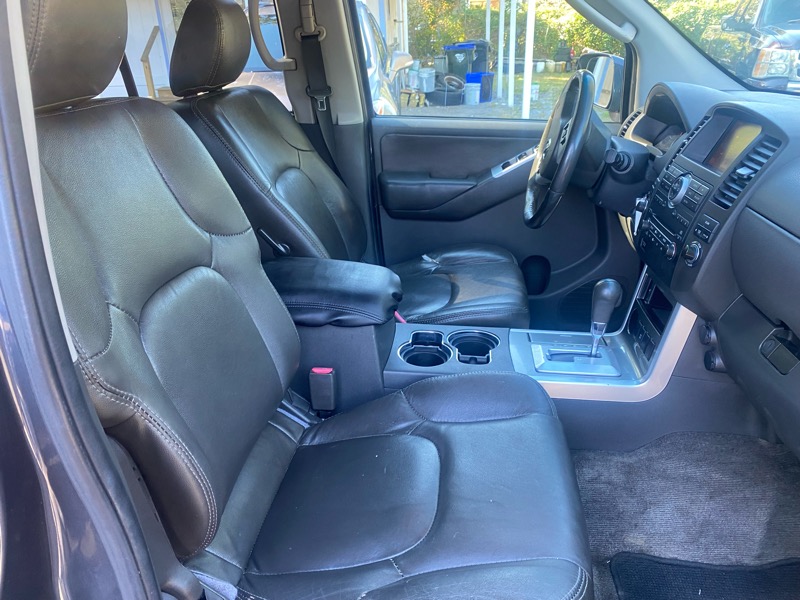 Nissan Pathfinder LE 2WD 2010 Nissan Pathfinder LE 2WD 2010