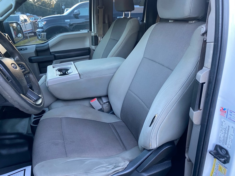 Ford F-150 4WD Reg Cab 122.5" XLT 2015 Ford F-150 4WD Reg Cab 122.5" XLT 2015