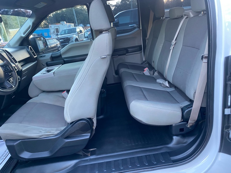 Ford F-150 4WD Reg Cab 122.5" XLT 2015 Ford F-150 4WD Reg Cab 122.5" XLT 2015