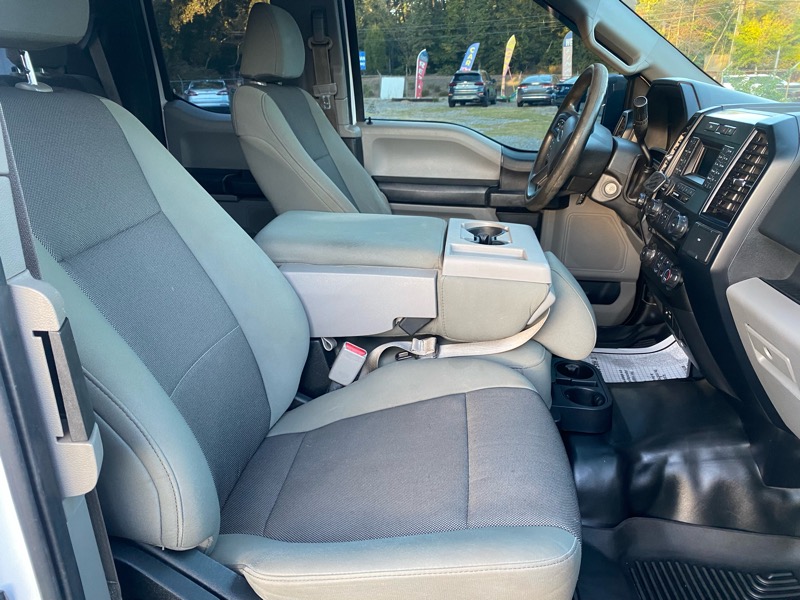 Ford F-150 4WD Reg Cab 122.5" XLT 2015 Ford F-150 4WD Reg Cab 122.5" XLT 2015