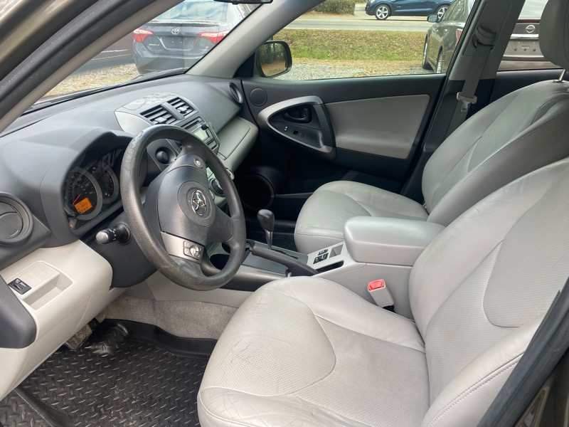 Toyota RAV4 Base I4 2WD 2012