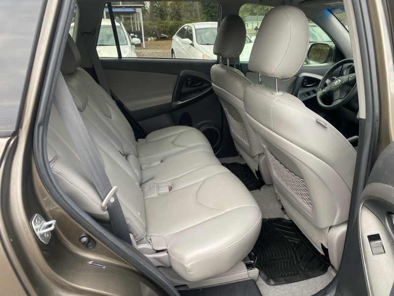 Toyota RAV4 Base I4 2WD 2012