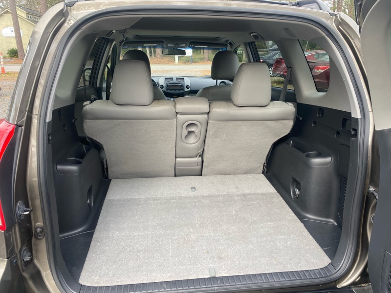 Toyota RAV4 Base I4 2WD 2012