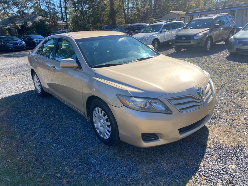 Toyota Camry Base 6-Spd AT 2011