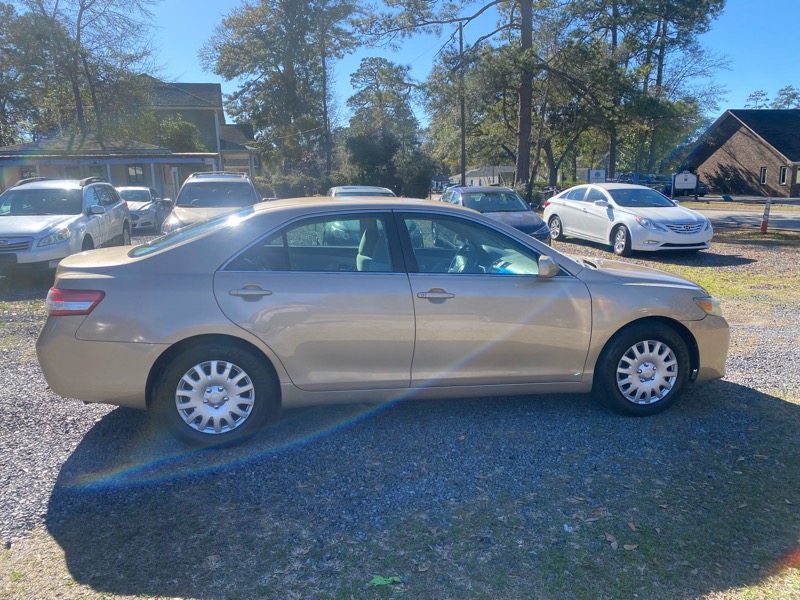 Toyota Camry Base 6-Spd AT 2011