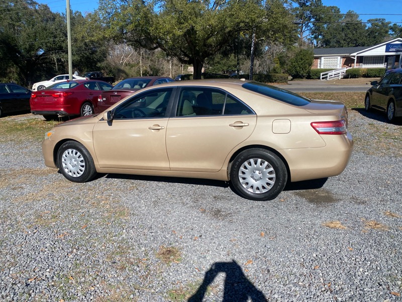 Toyota Camry Base 6-Spd AT 2011