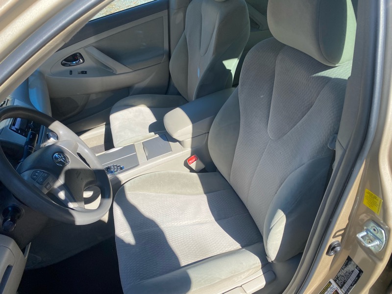 Toyota Camry Base 6-Spd AT 2011