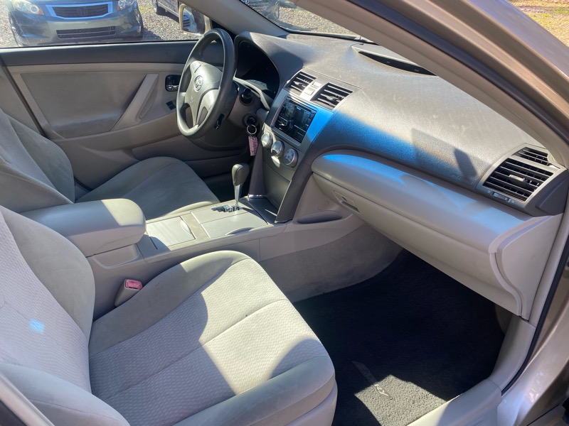 Toyota Camry Base 6-Spd AT 2011