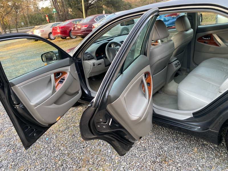 Toyota Camry LE V6 2008