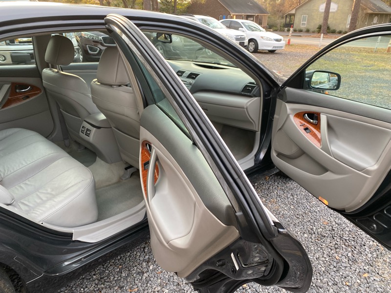 Toyota Camry LE V6 2008