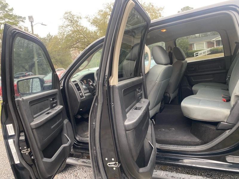 RAM 1500 2WD Crew Cab 140.5" Express 2014