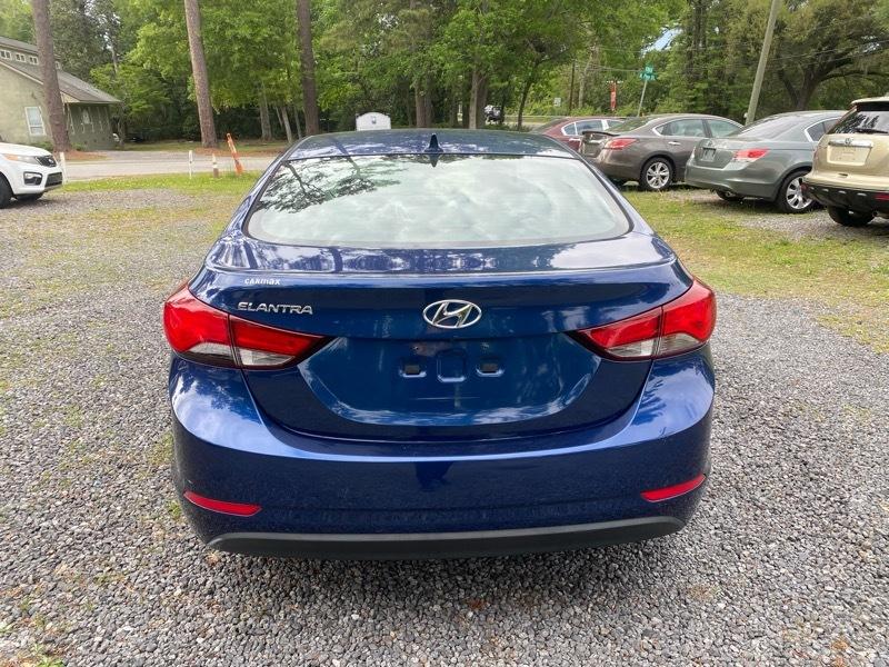 Hyundai Elantra SE 6AT 2016