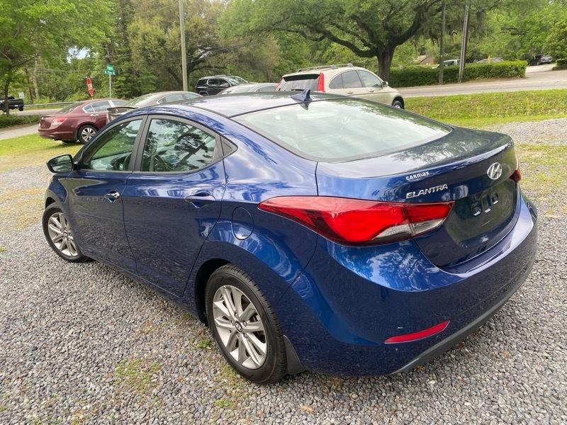 Hyundai Elantra SE 6AT 2016