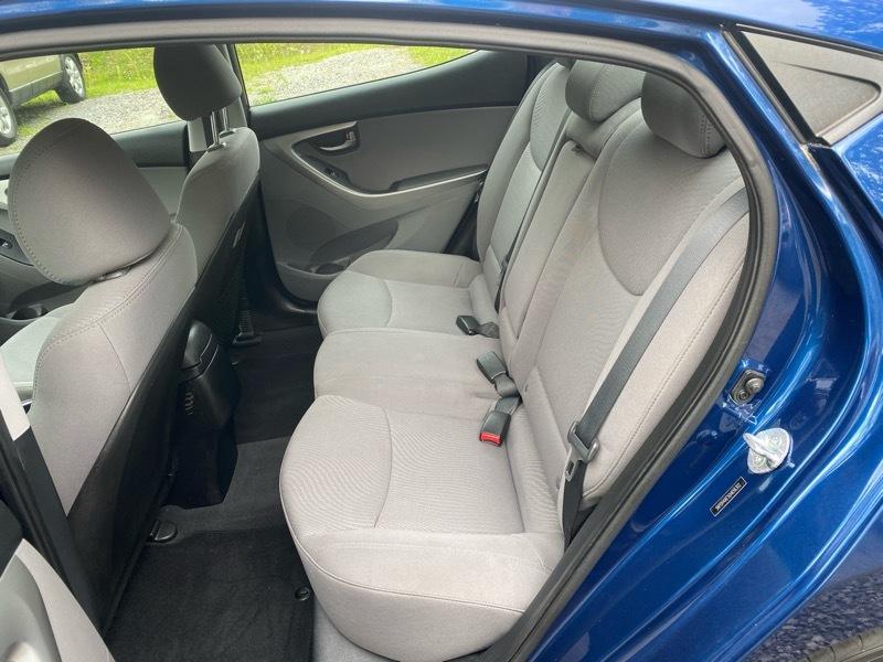 Hyundai Elantra SE 6AT 2016