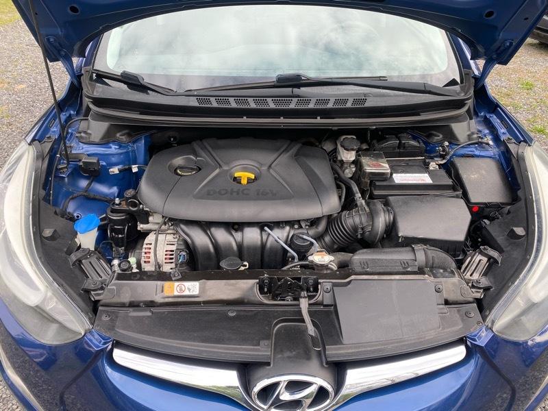 Hyundai Elantra SE 6AT 2016