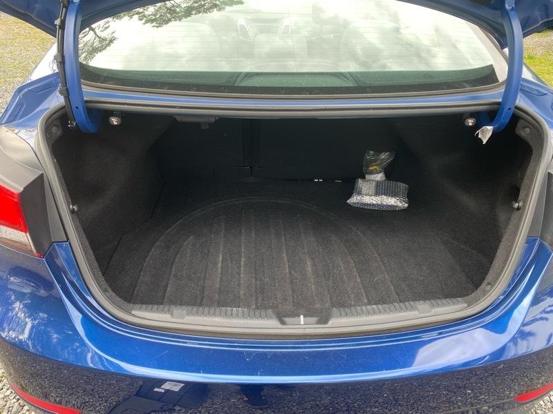 Hyundai Elantra SE 6AT 2016