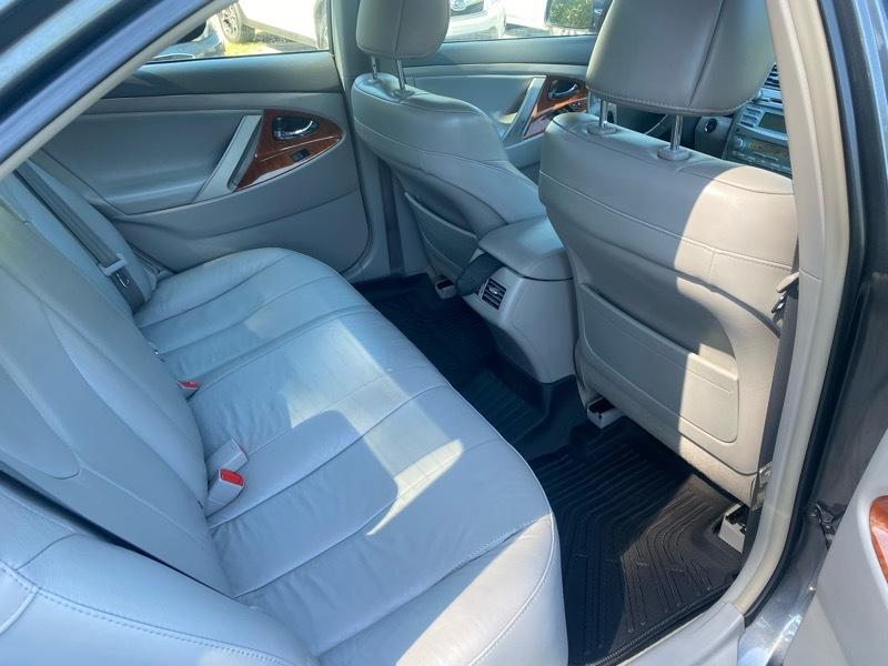 Toyota Camry LE V6 2008