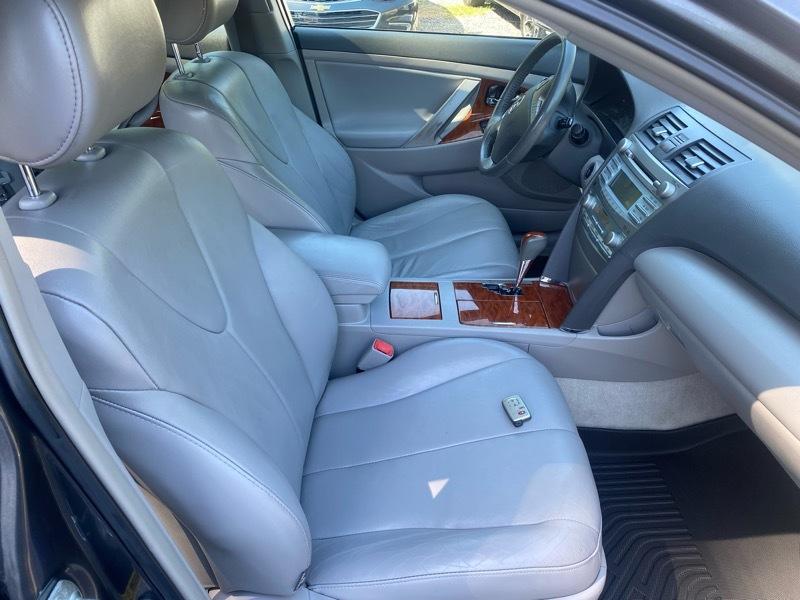 Toyota Camry LE V6 2008