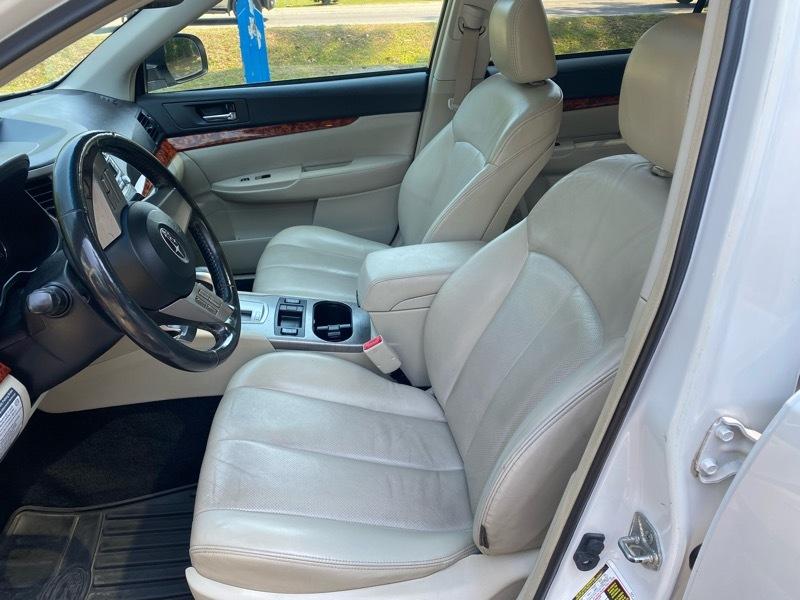 Subaru Outback 2.5i Limited 2011