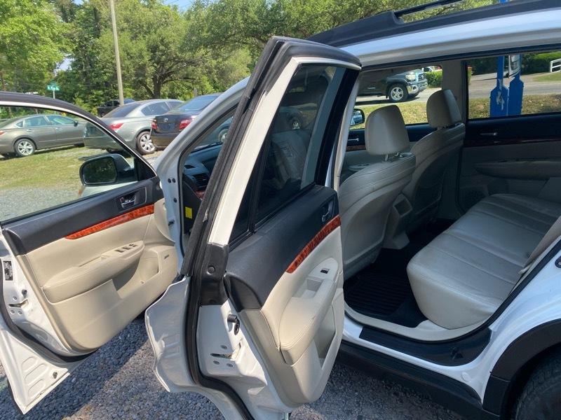 Subaru Outback 2.5i Limited 2011